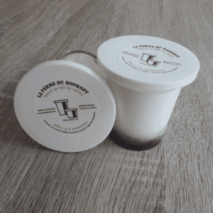 Yaourt à la confiture maison de pêches