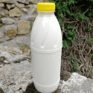 Lait cru entier fermier de vache bouteille plastique