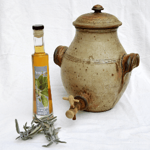 Vinaigre de cidre aromatisé à la sauge