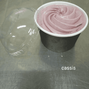 Glace au lait de chèvre Cassis