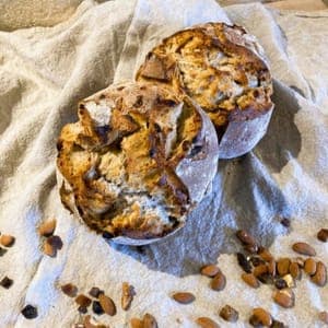 Pain Fruits Amandes Abricots