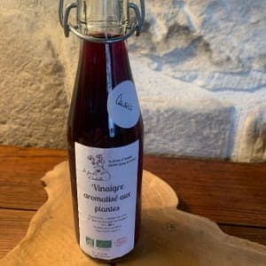 vinaigre aromatisé au cassis