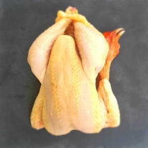 Poulet cru avec abats