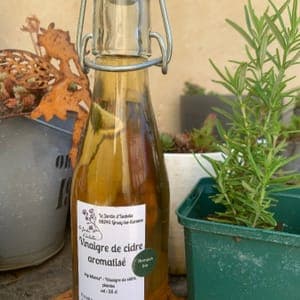 vinaigre de cidre aromatisé au romarin