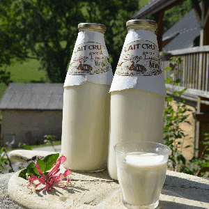 Lait en bouteilles en verre