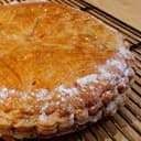 Galette des rois frangipane et pommes caramel - pour 4 a 5 pers